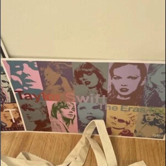 Taylor Swift Eras Tour VIP Box And T Shirt - Picture 8 of 11